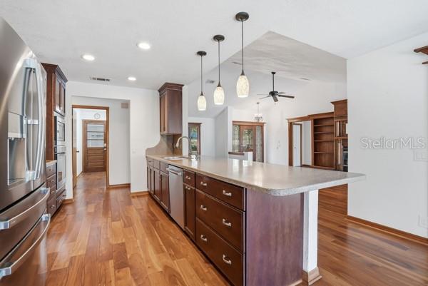 1212 WEYBRIDGE LN, DUNEDIN, FL, 34698