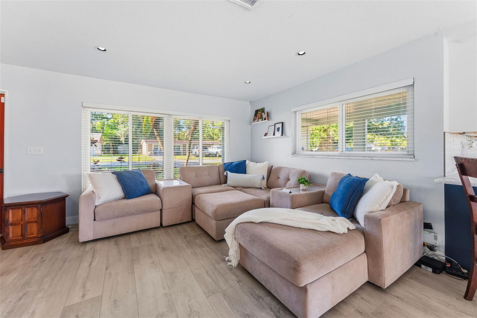 910 LINWOOD TER, LUTZ, FL, 33549