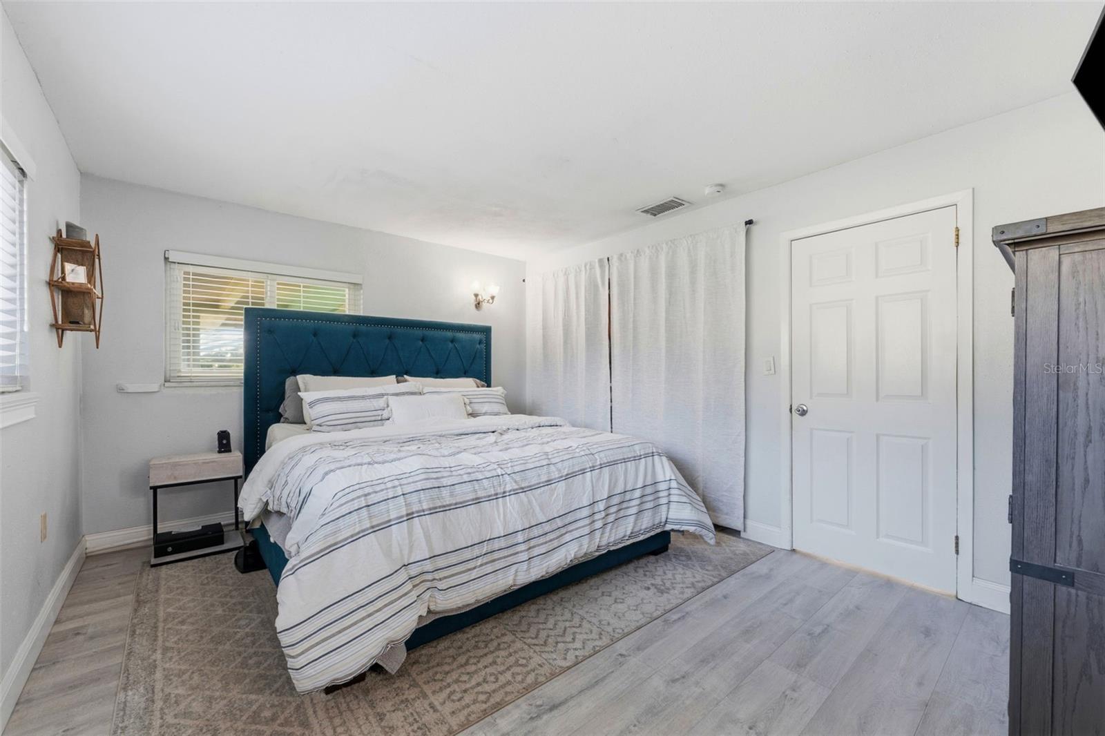 910 LINWOOD TER, LUTZ, FL, 33549