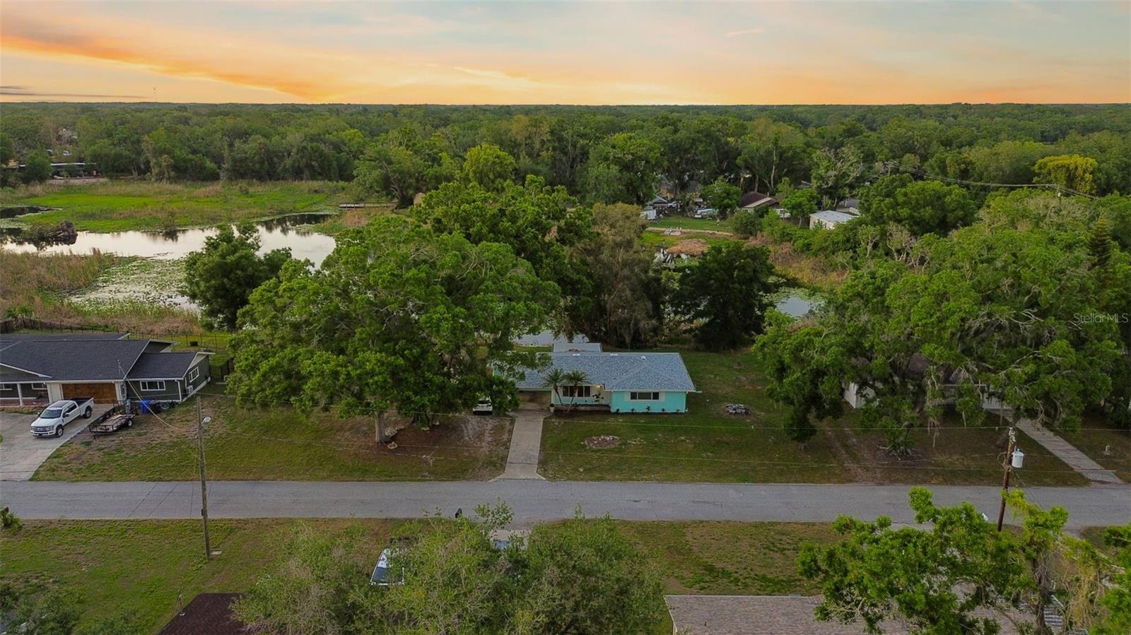 910 LINWOOD TER, LUTZ, FL, 33549