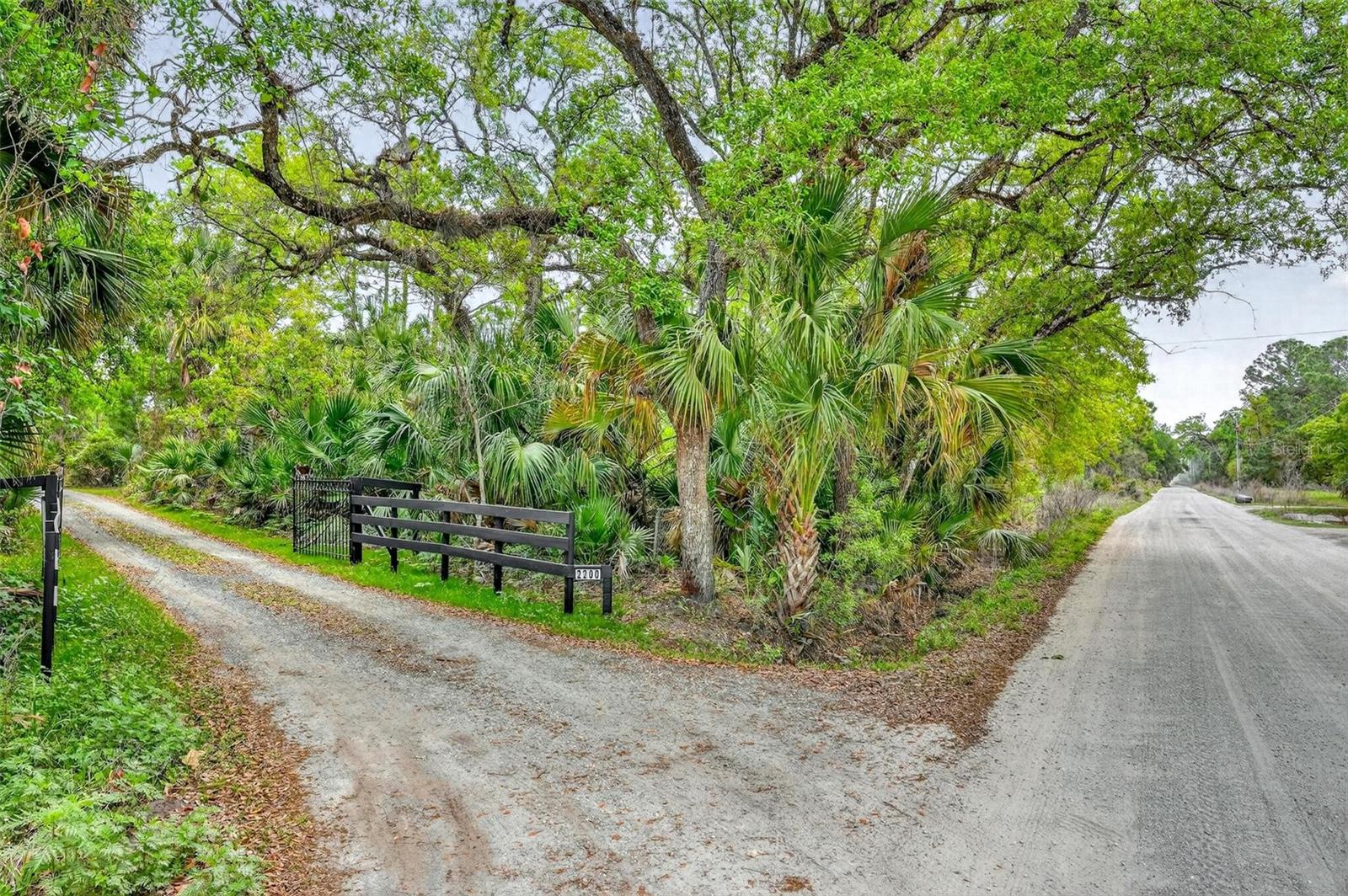 2200 RETREAT RD, GENEVA, FL, 32732