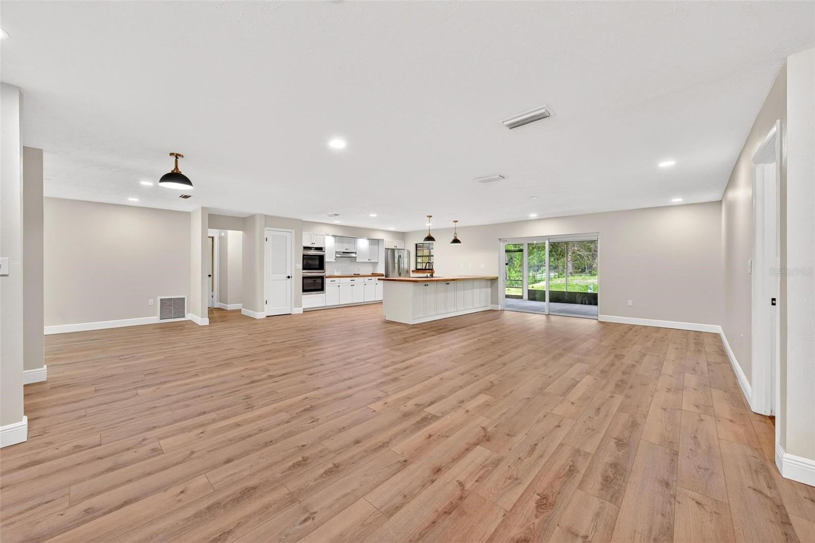 2200 RETREAT RD, GENEVA, FL, 32732