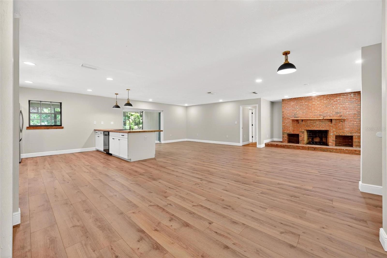 2200 RETREAT RD, GENEVA, FL, 32732