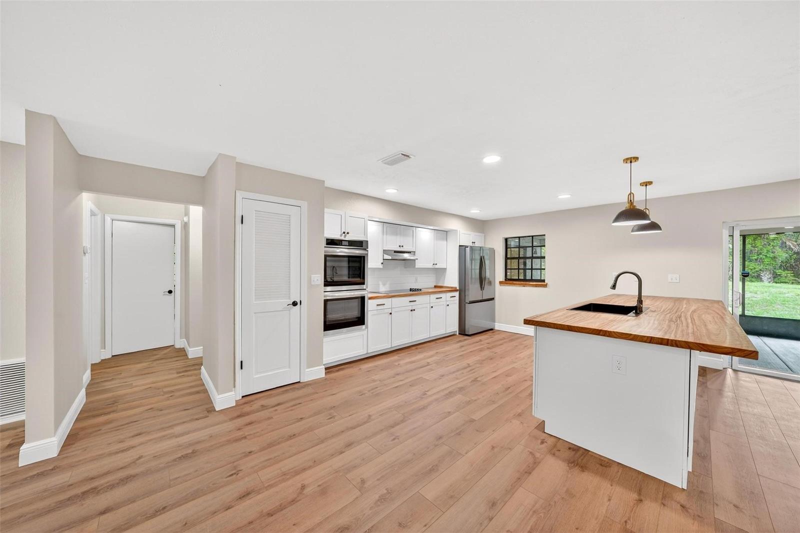 2200 RETREAT RD, GENEVA, FL, 32732