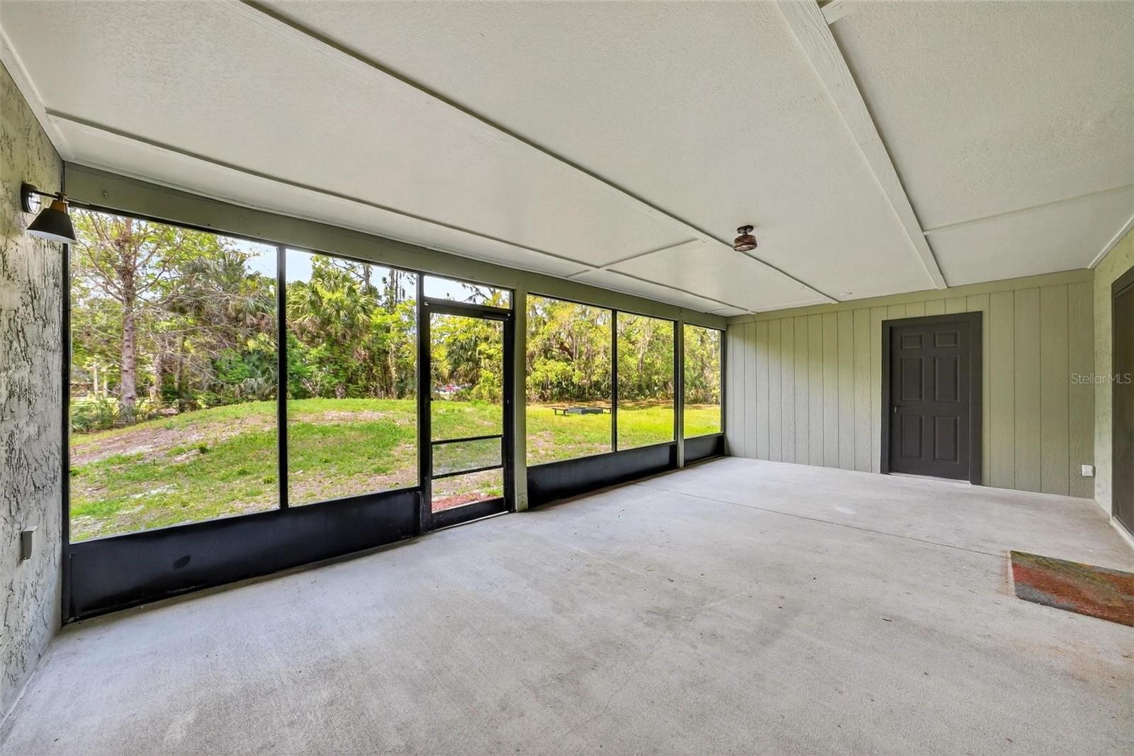 2200 RETREAT RD, GENEVA, FL, 32732