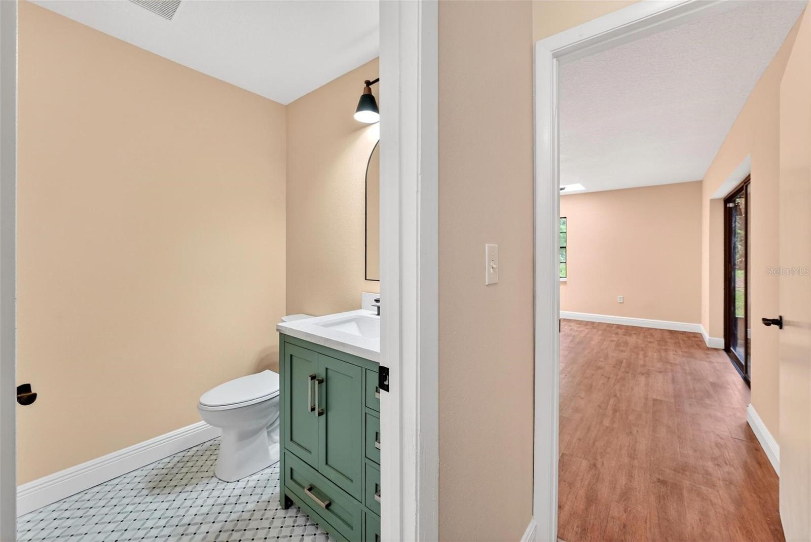 2200 RETREAT RD, GENEVA, FL, 32732