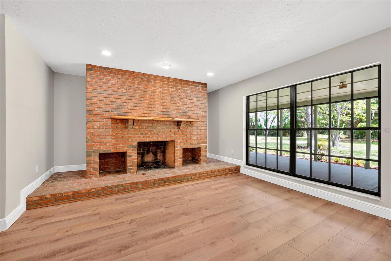 2200 RETREAT RD, GENEVA, FL, 32732