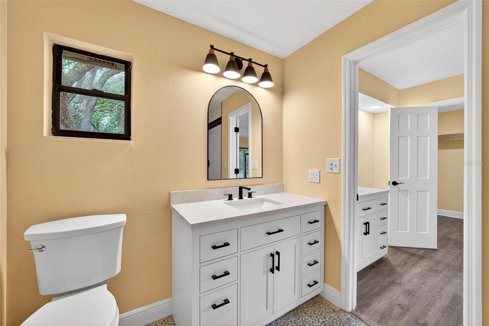 2200 RETREAT RD, GENEVA, FL, 32732