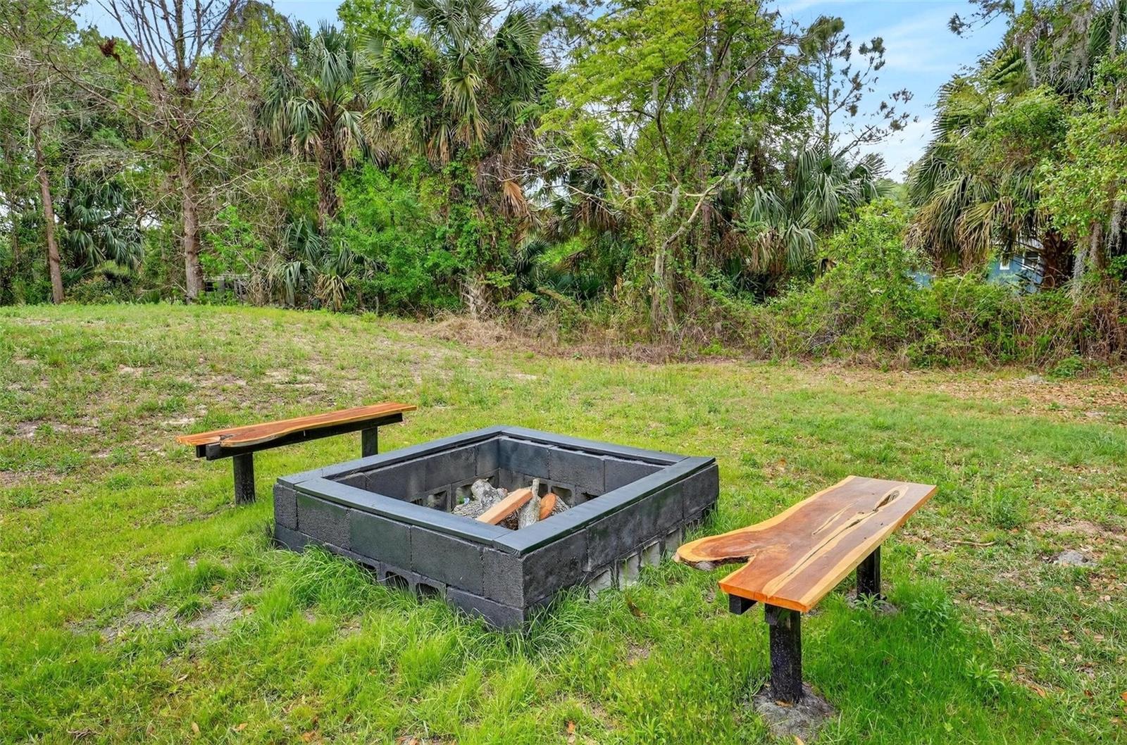 2200 RETREAT RD, GENEVA, FL, 32732