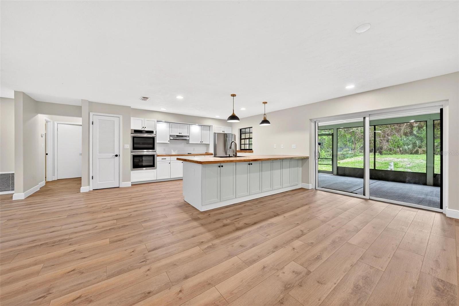 2200 RETREAT RD, GENEVA, FL, 32732