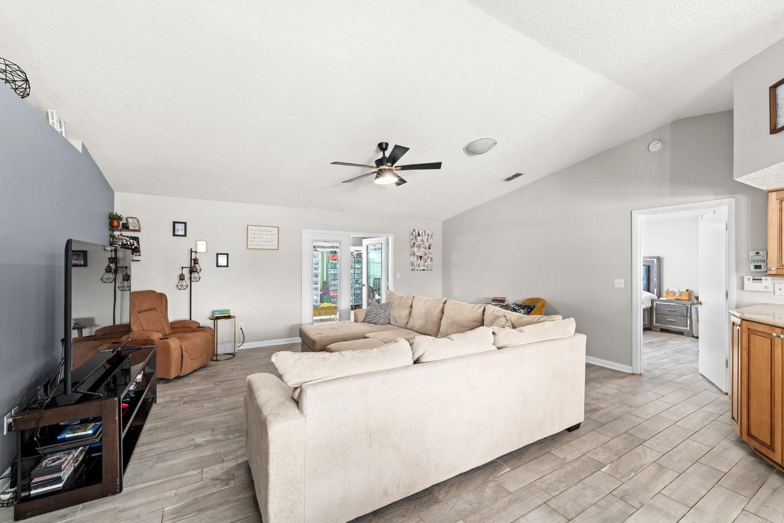 1916 CLOVERDALE CT, LUTZ, FL, 33549