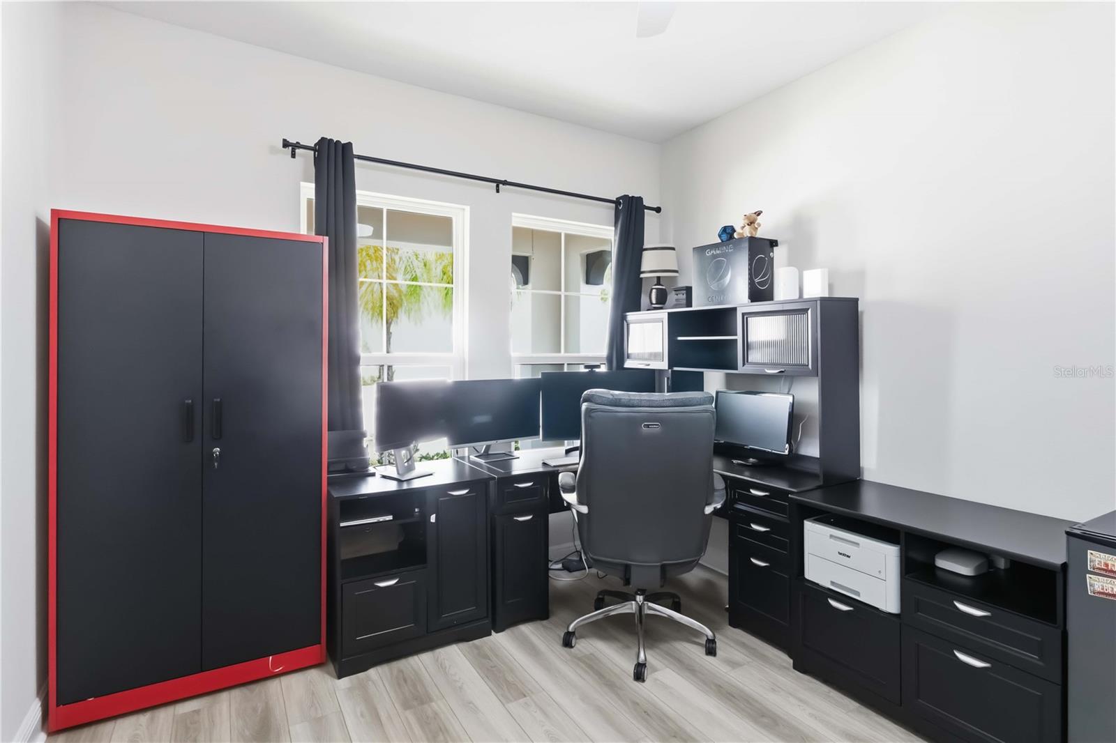 Double-Door Office/Study/Den