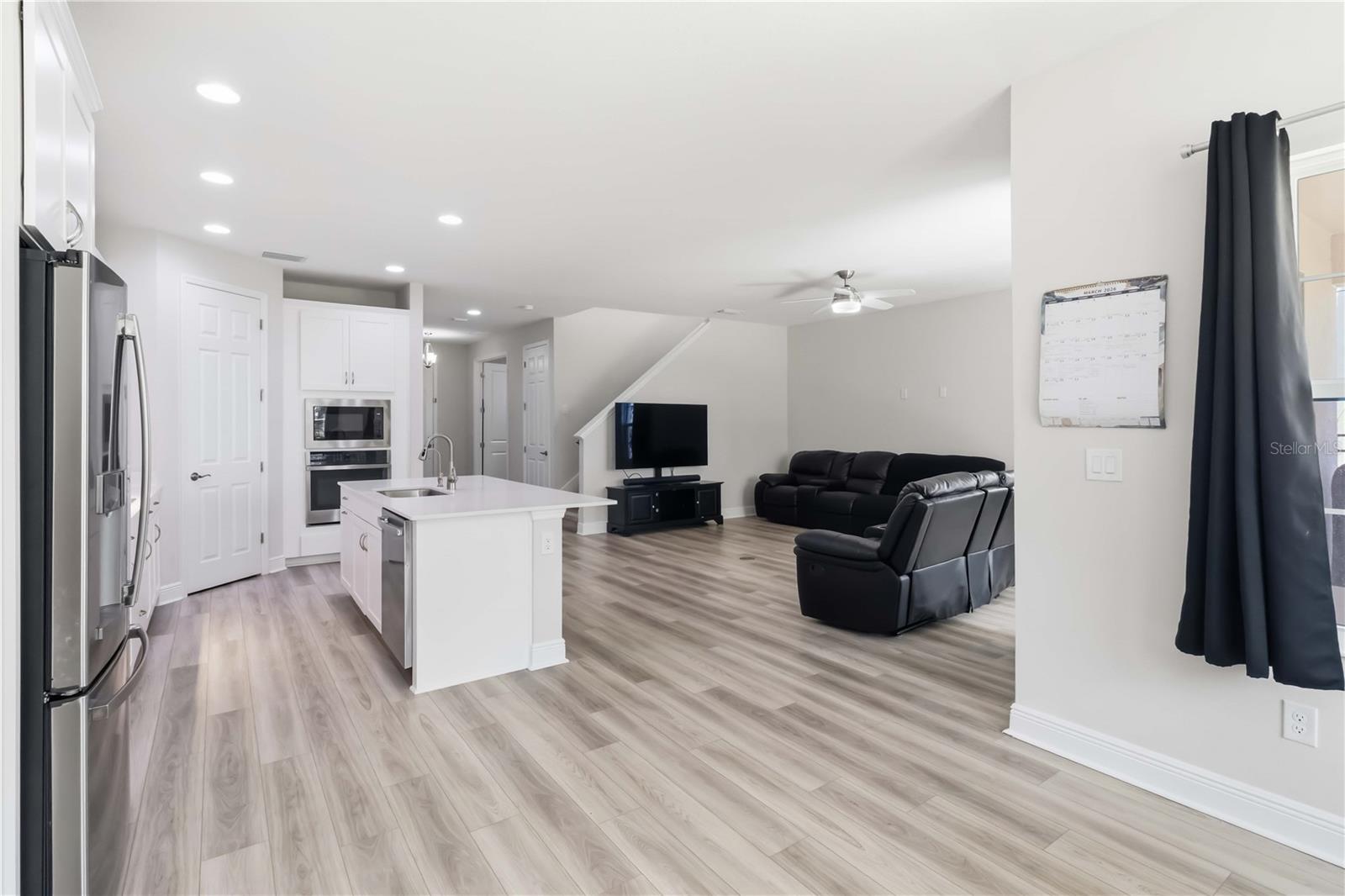 Gas Cooktop & Wall Ovens