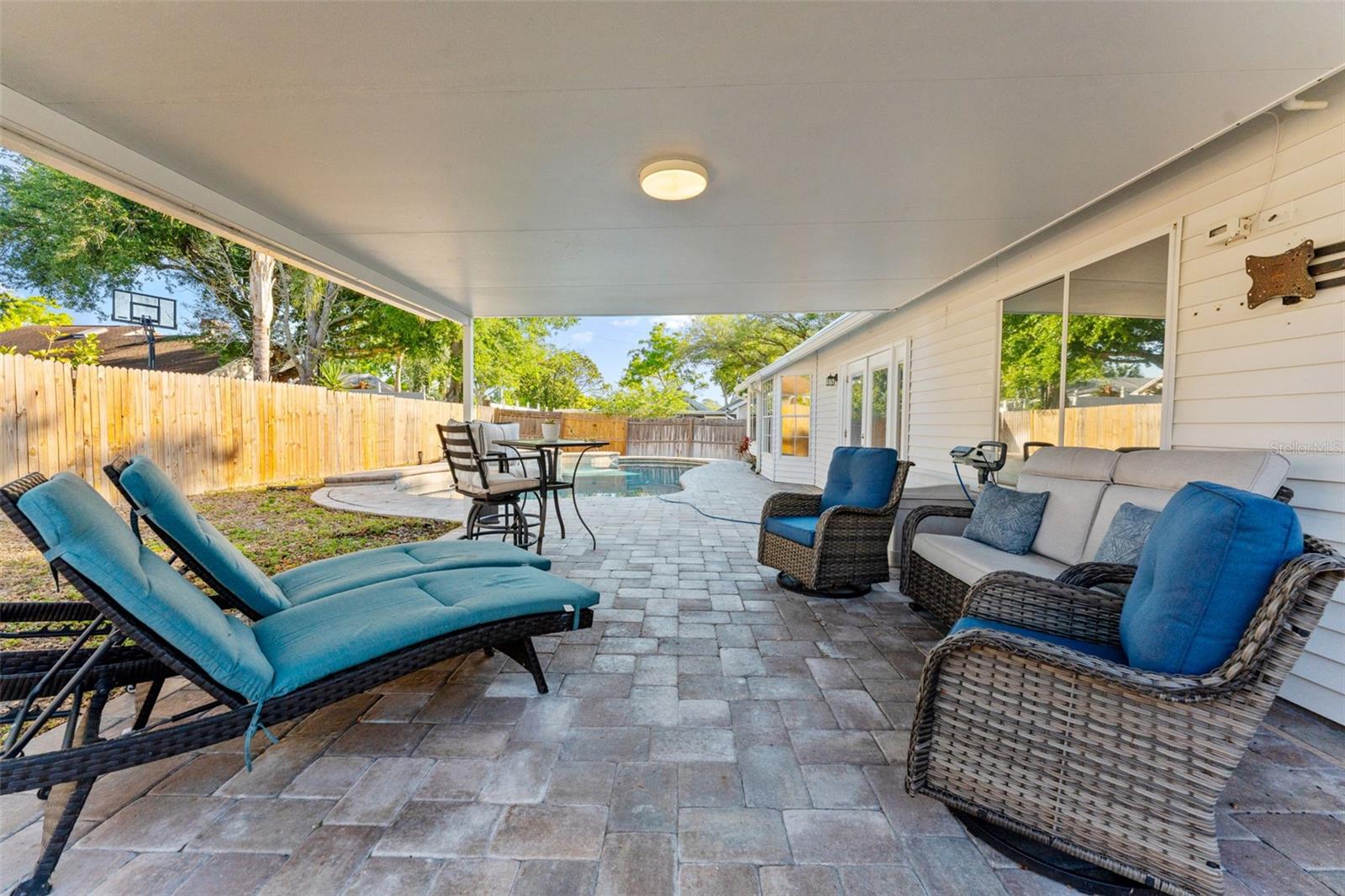 956 EDGEHILL DR, PALM HARBOR, FL, 34684