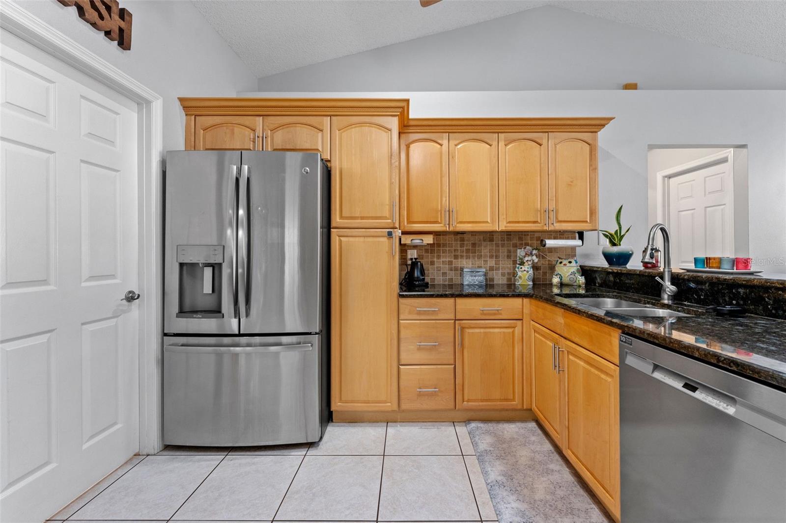 956 EDGEHILL DR, PALM HARBOR, FL, 34684
