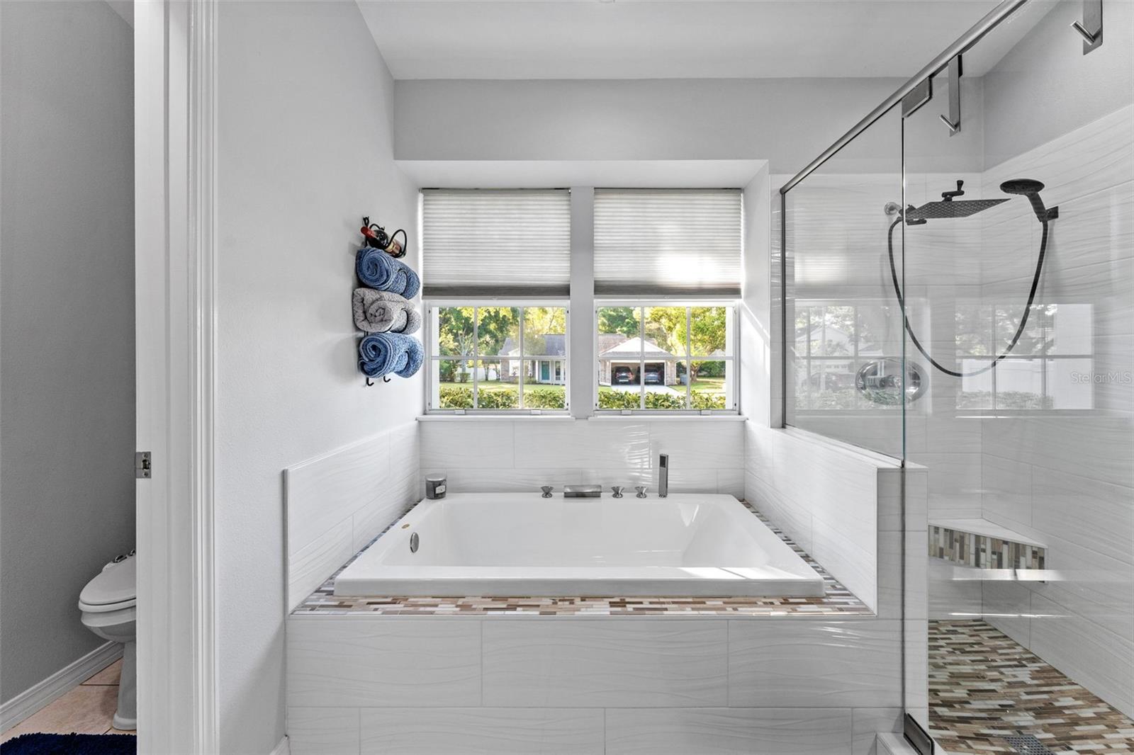 956 EDGEHILL DR, PALM HARBOR, FL, 34684