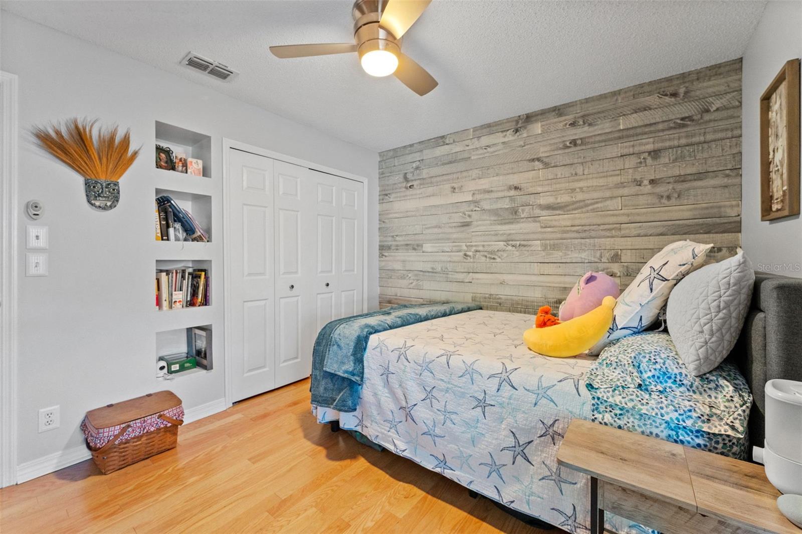 956 EDGEHILL DR, PALM HARBOR, FL, 34684
