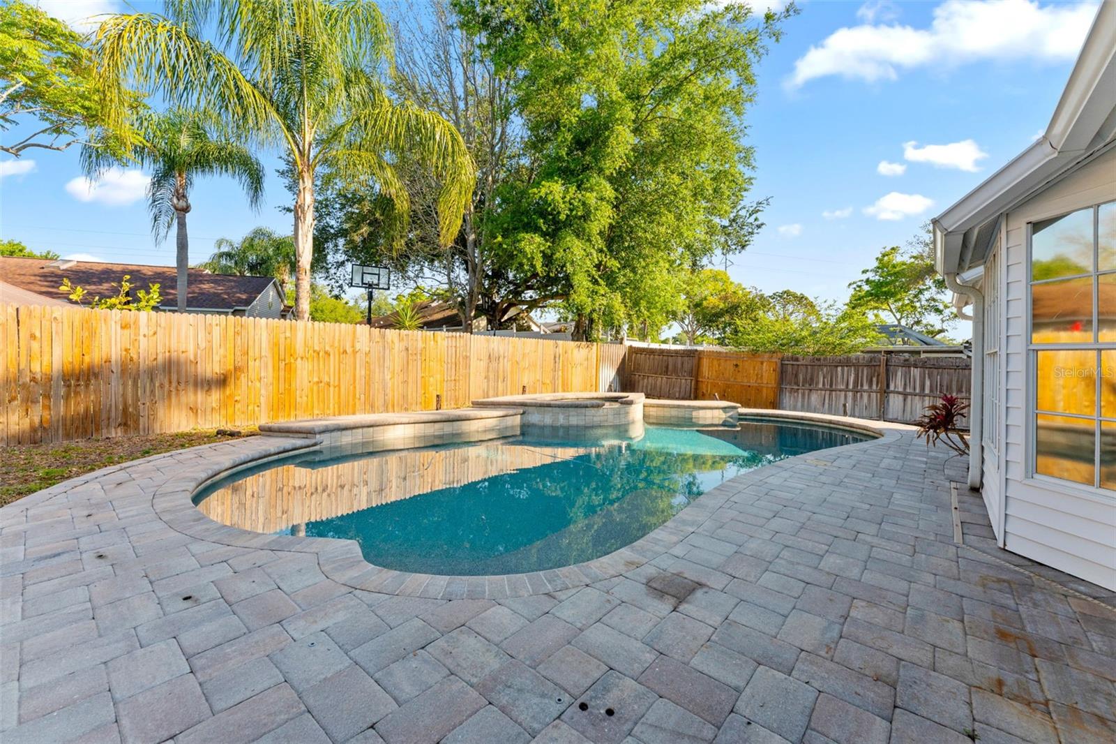 956 EDGEHILL DR, PALM HARBOR, FL, 34684