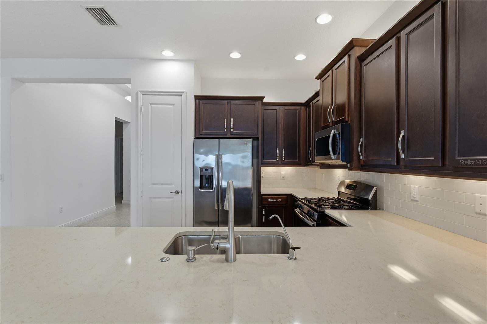 30588 CHESAPEAKE BAY DR, WESLEY CHAPEL, FL, 33543