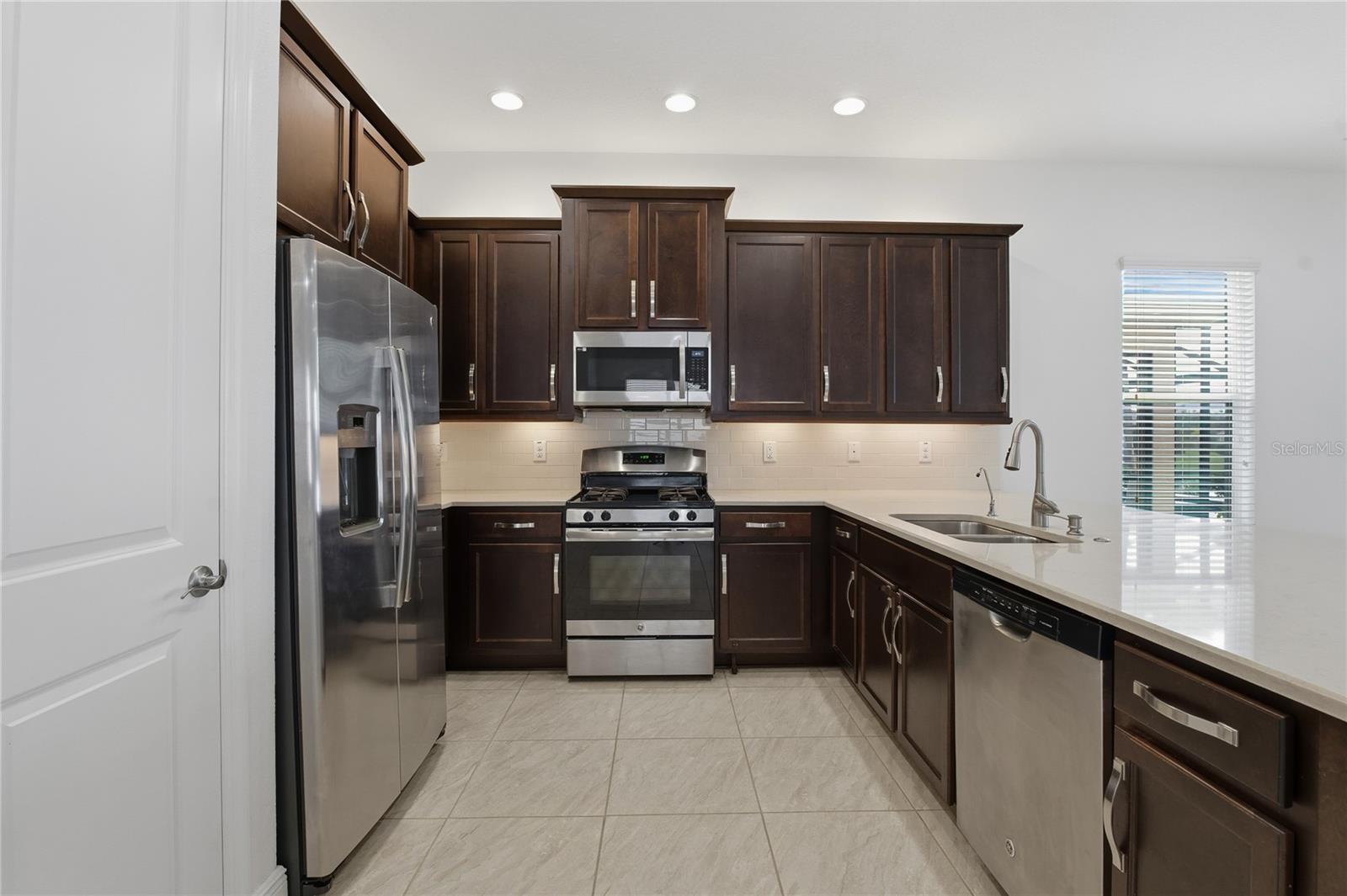 30588 CHESAPEAKE BAY DR, WESLEY CHAPEL, FL, 33543