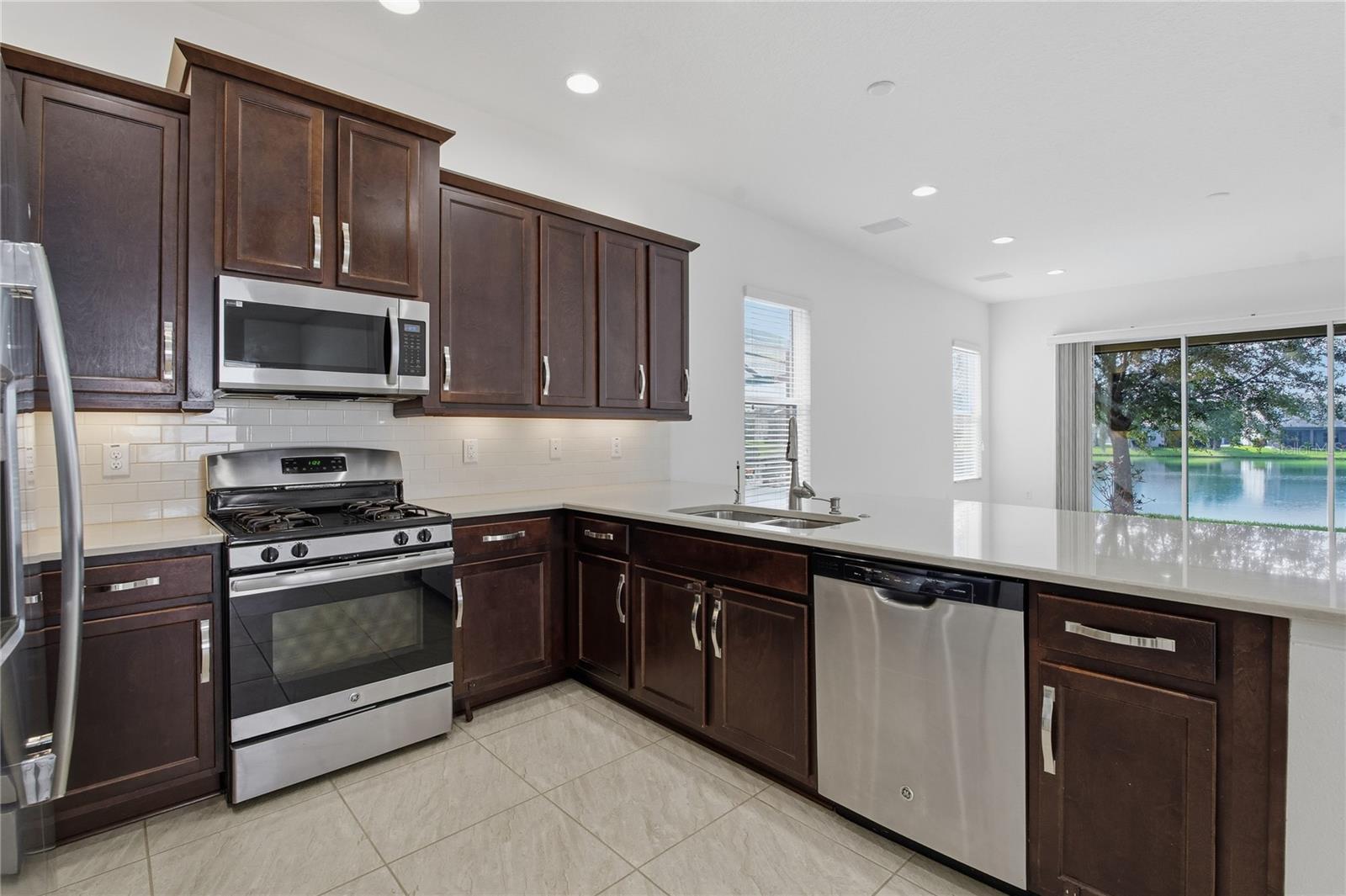 30588 CHESAPEAKE BAY DR, WESLEY CHAPEL, FL, 33543