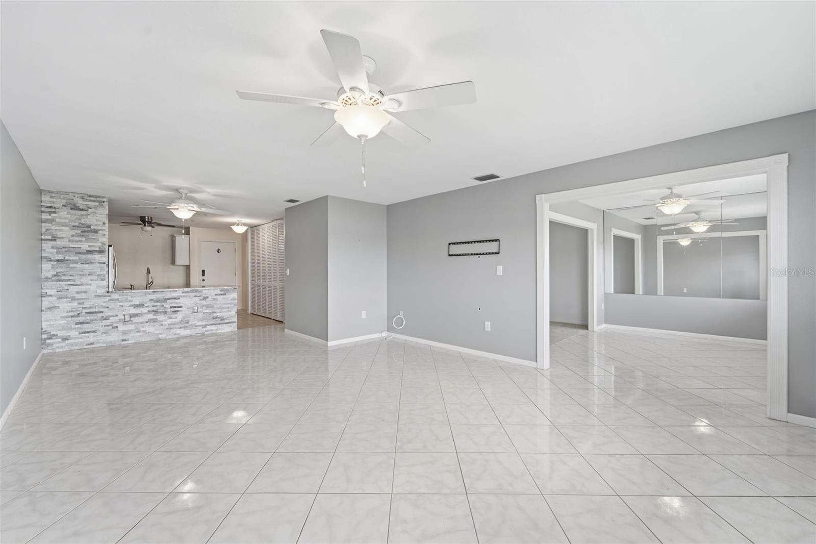 100 BLUFF VIEW DR #409C, BELLEAIR BLUFFS, FL, 33770