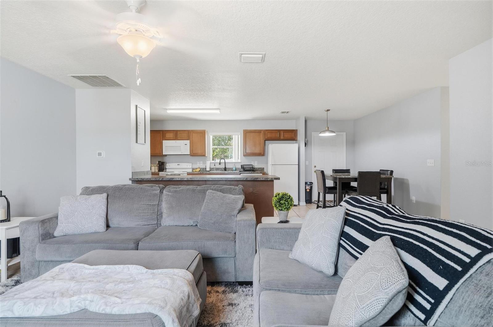 27 ROYAL OAK DRIVE, PALM COAST, FL, 32164