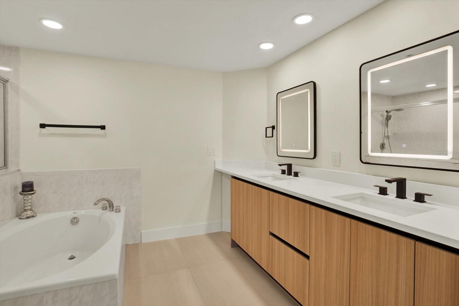 670 ISLAND WAY #1006, CLEARWATER BEACH, FL, 33767