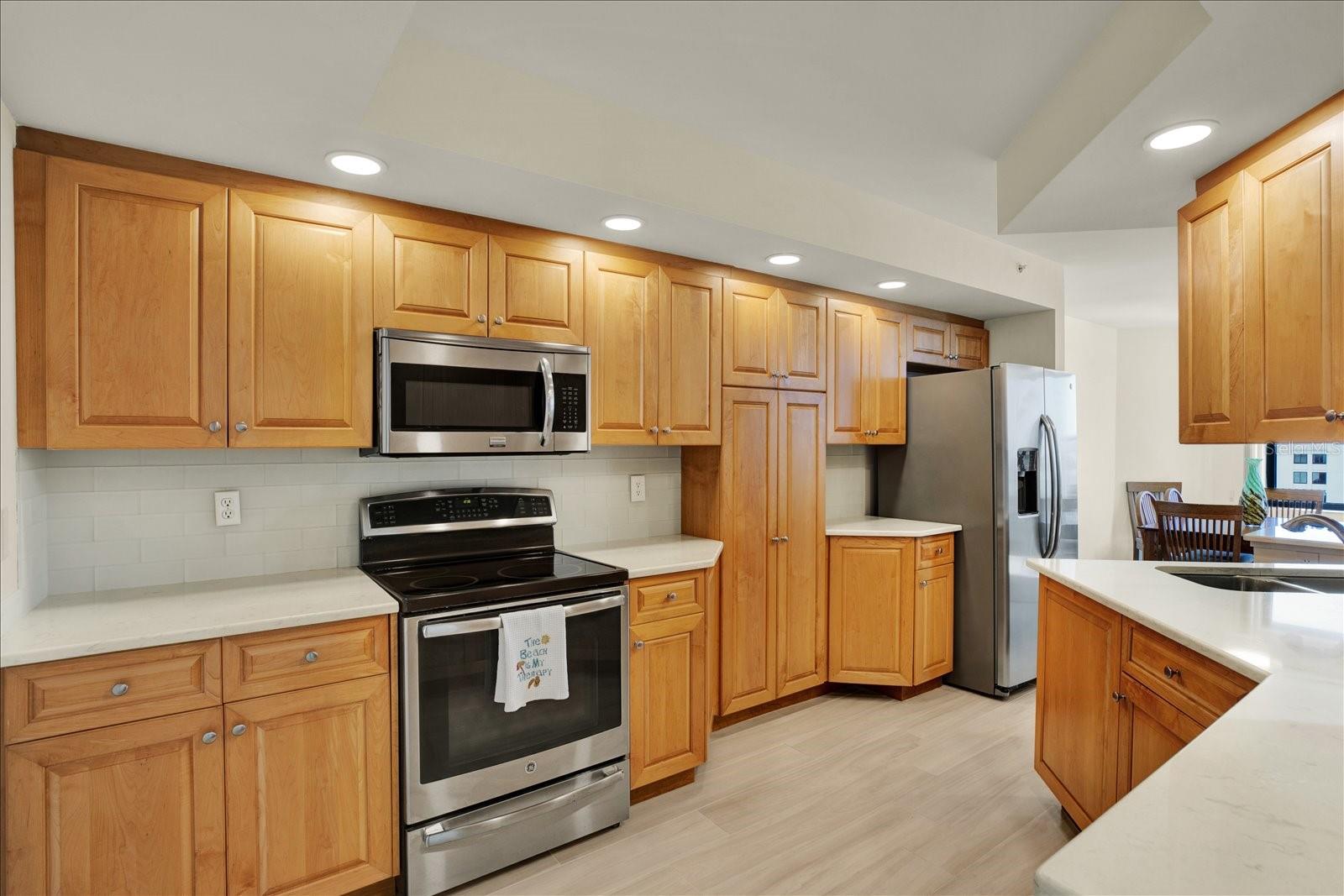 670 ISLAND WAY #1006, CLEARWATER BEACH, FL, 33767