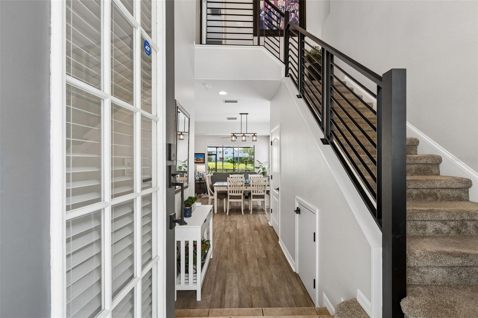 Gorgeous updated railing!