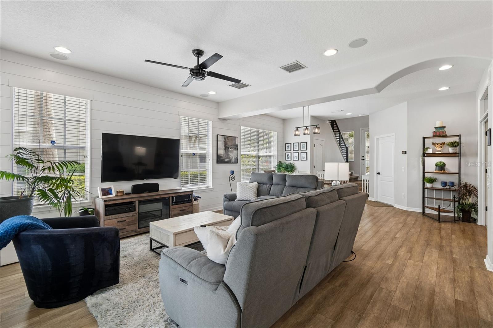 End Unit gives great natural light