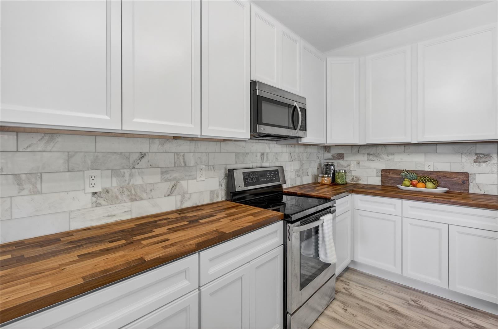 1305 WINDY BLUFF DR, MINNEOLA, FL, 34715