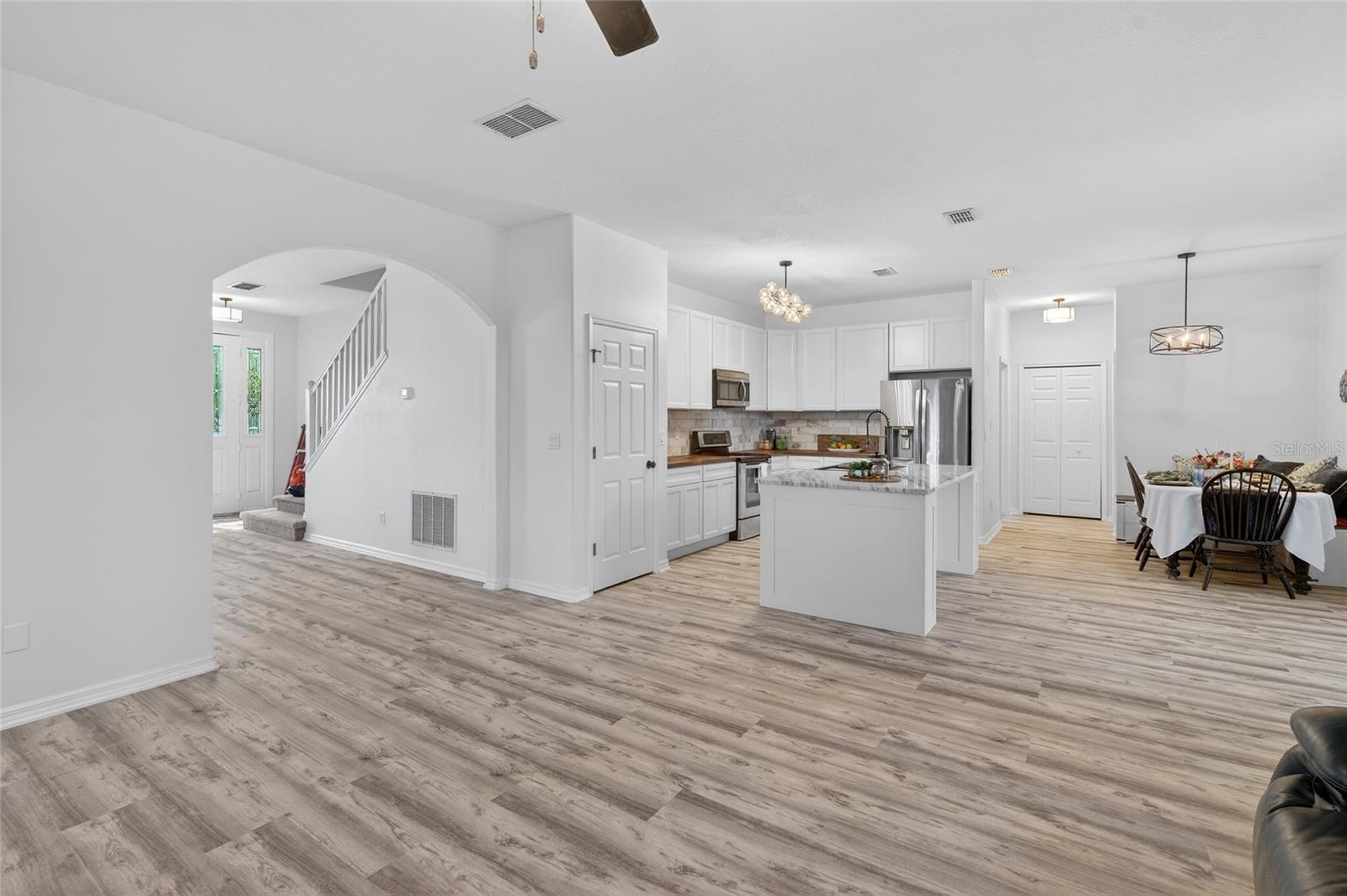 1305 WINDY BLUFF DR, MINNEOLA, FL, 34715