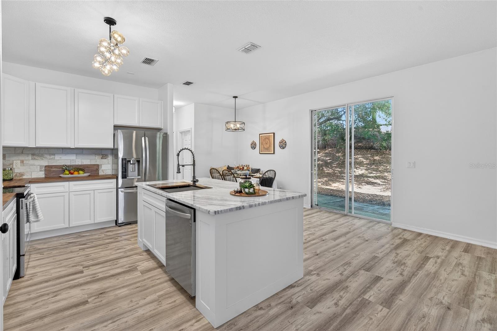 1305 WINDY BLUFF DR, MINNEOLA, FL, 34715