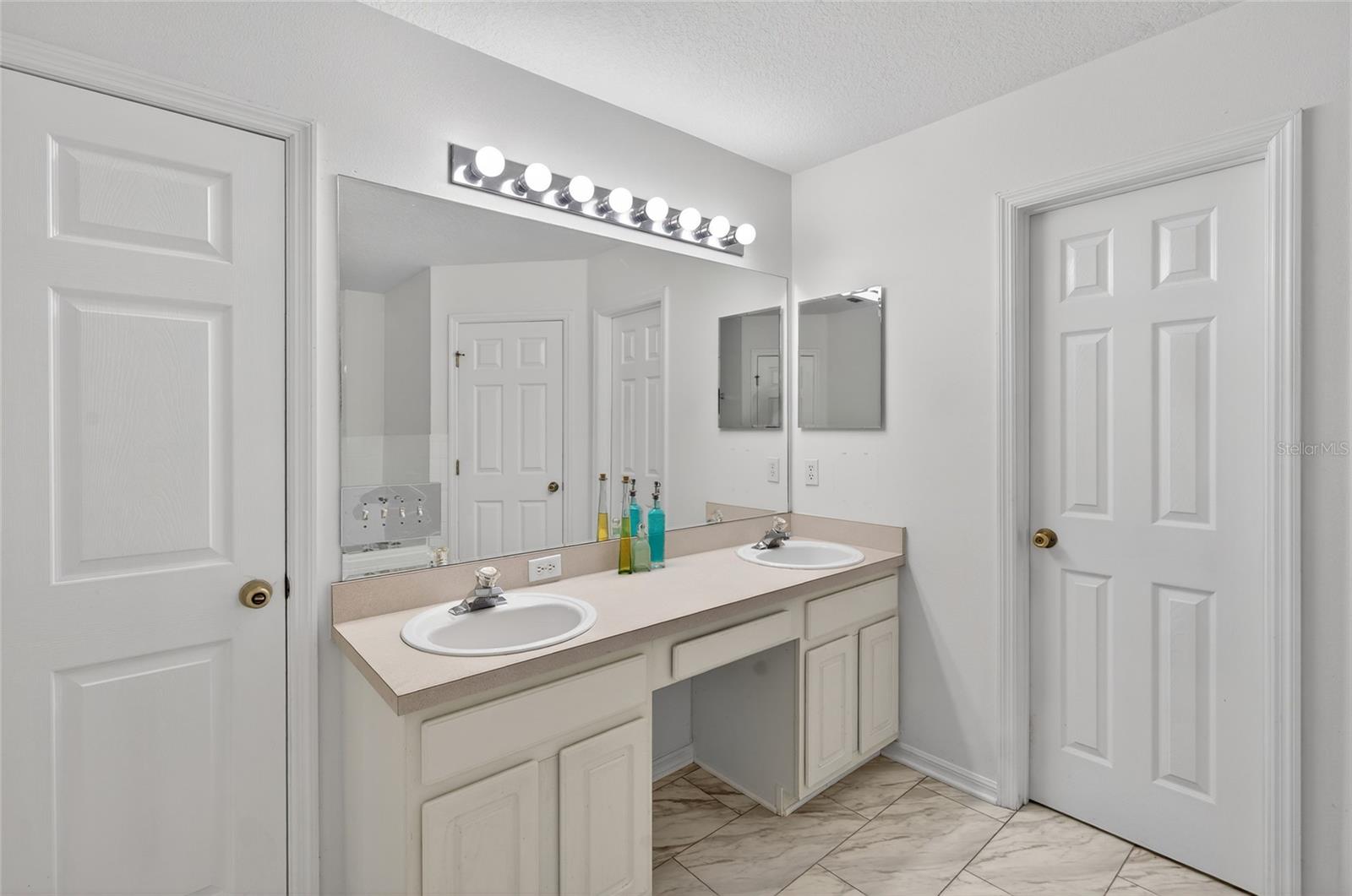1305 WINDY BLUFF DR, MINNEOLA, FL, 34715