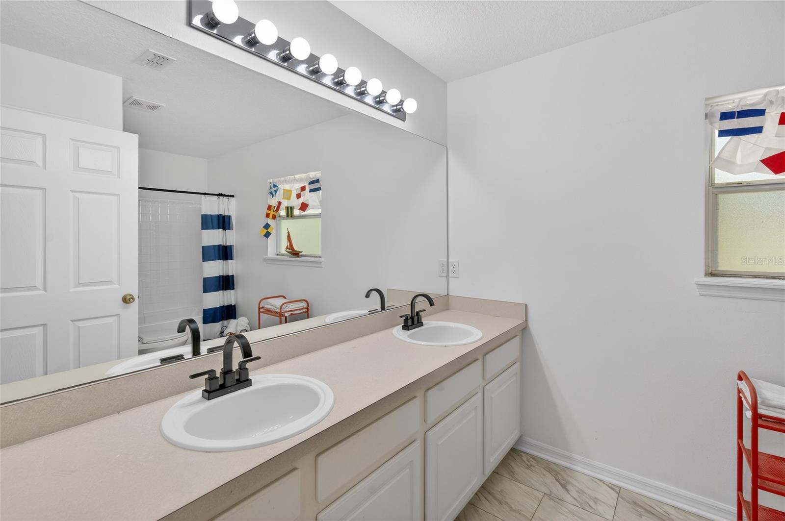 1305 WINDY BLUFF DR, MINNEOLA, FL, 34715