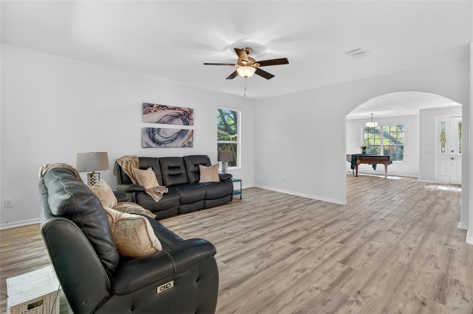 1305 WINDY BLUFF DR, MINNEOLA, FL, 34715