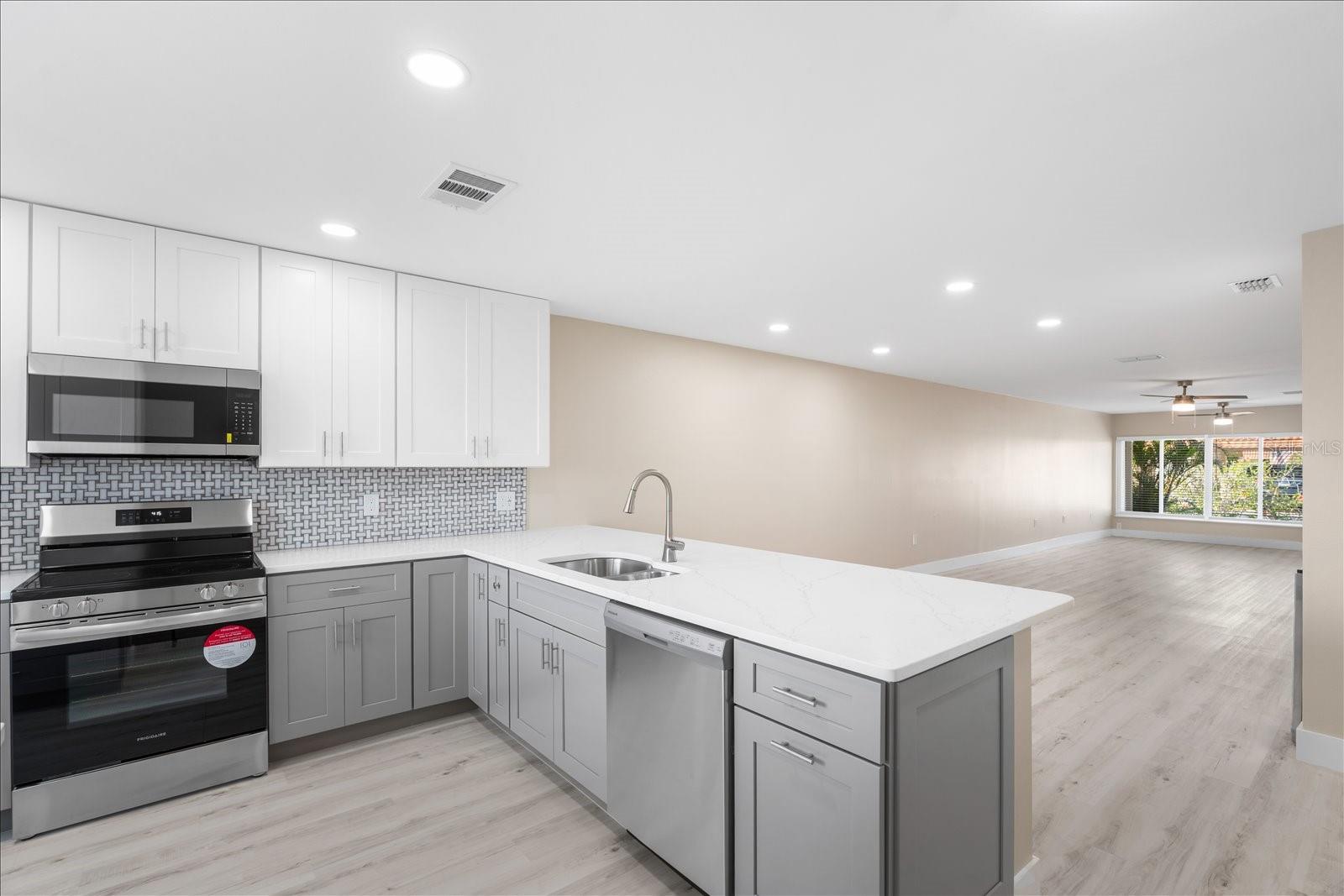 19029 US HIGHWAY 19 N #21E, CLEARWATER, FL, 33764