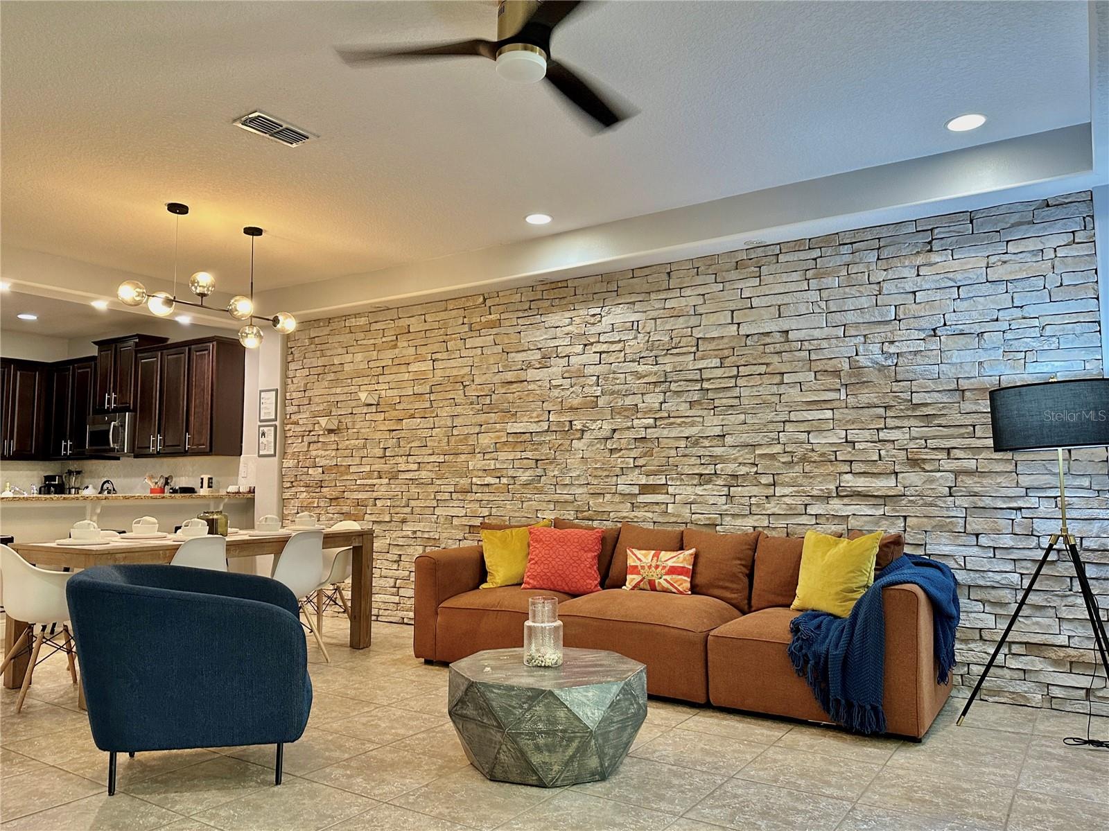 8111 ROSEVILLE BLVD, DAVENPORT, FL, 33896