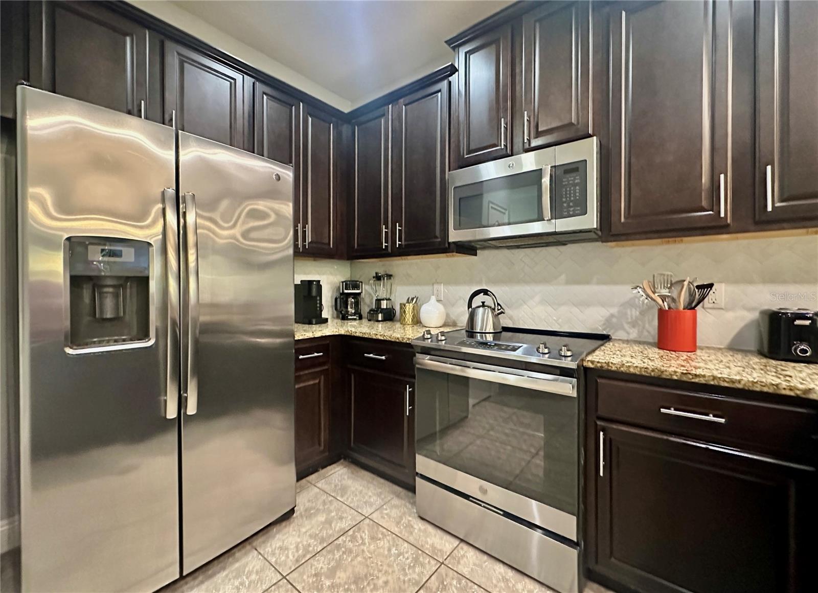 8111 ROSEVILLE BLVD, DAVENPORT, FL, 33896