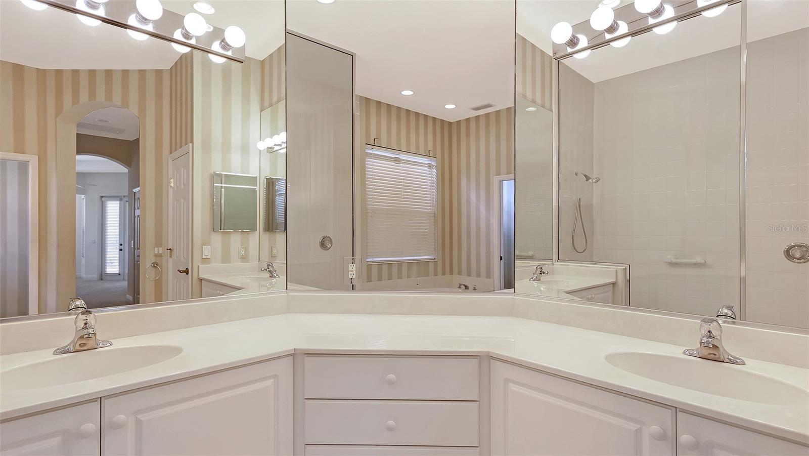 7134 WHITEMARSH CIR, LAKEWOOD RANCH, FL, 34202