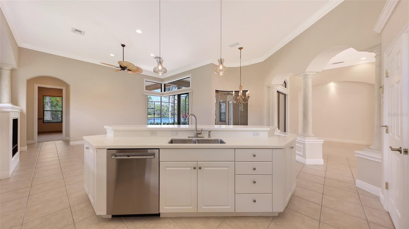 7134 WHITEMARSH CIR, LAKEWOOD RANCH, FL, 34202