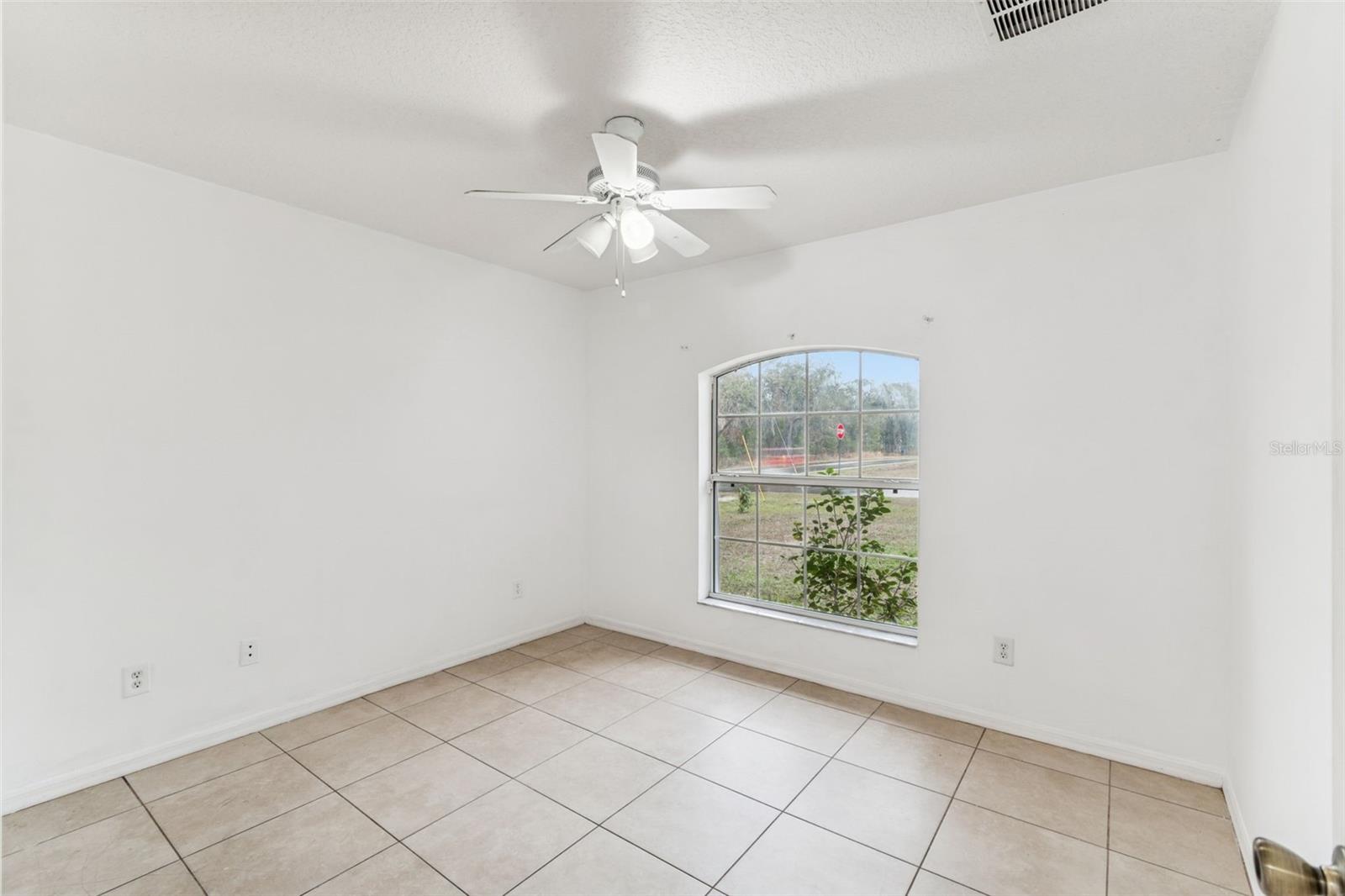 14 S CHARLES AVE, INVERNESS, FL, 34453
