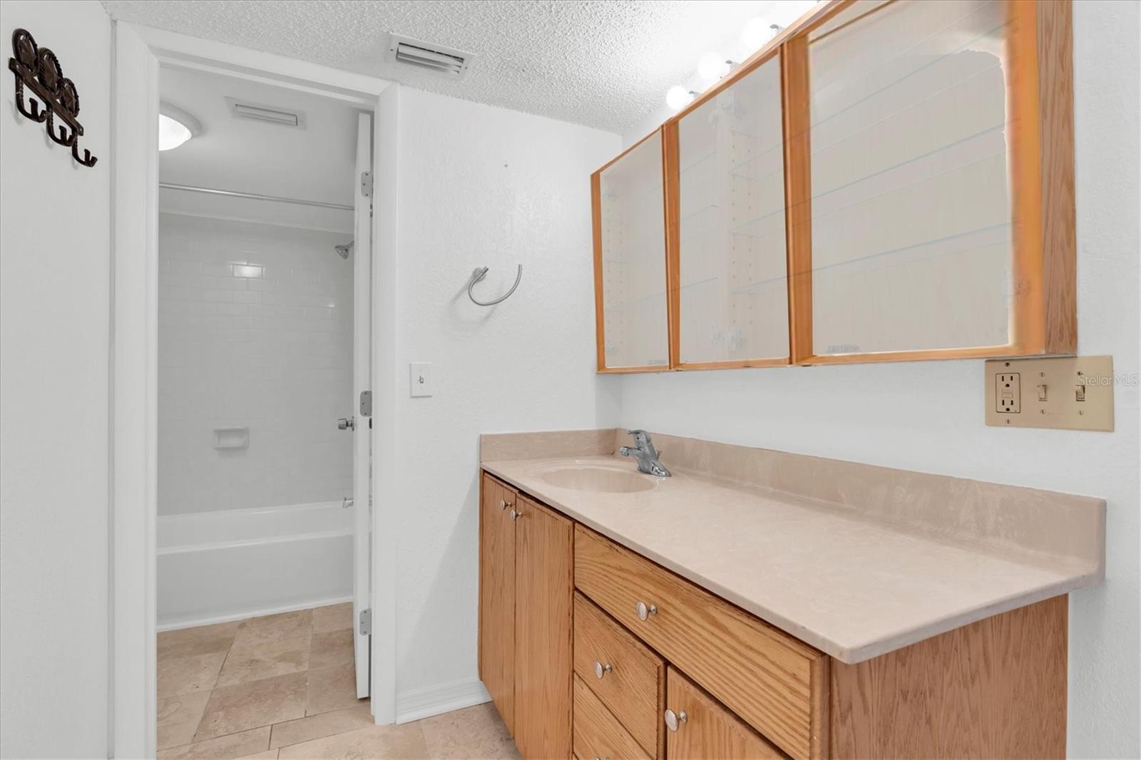4902 38TH WAY S #109, ST PETERSBURG, FL, 33711