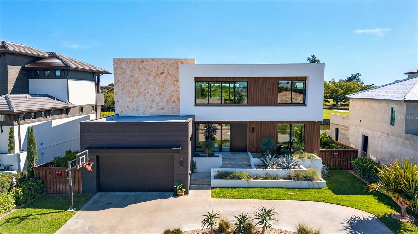 370 BELLEAIR DR NE, ST PETERSBURG, FL, 33704