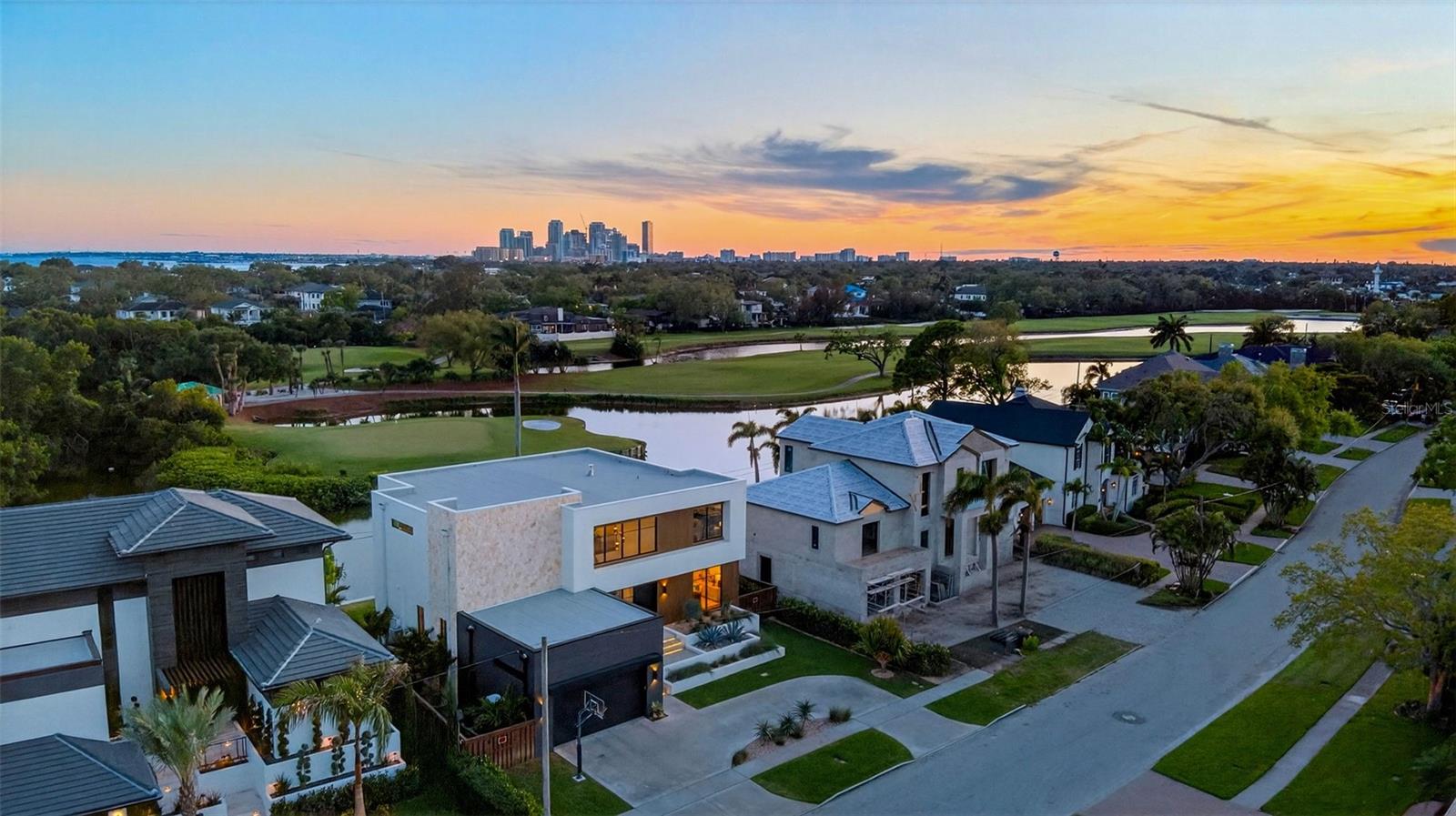 370 BELLEAIR DR NE, ST PETERSBURG, FL, 33704