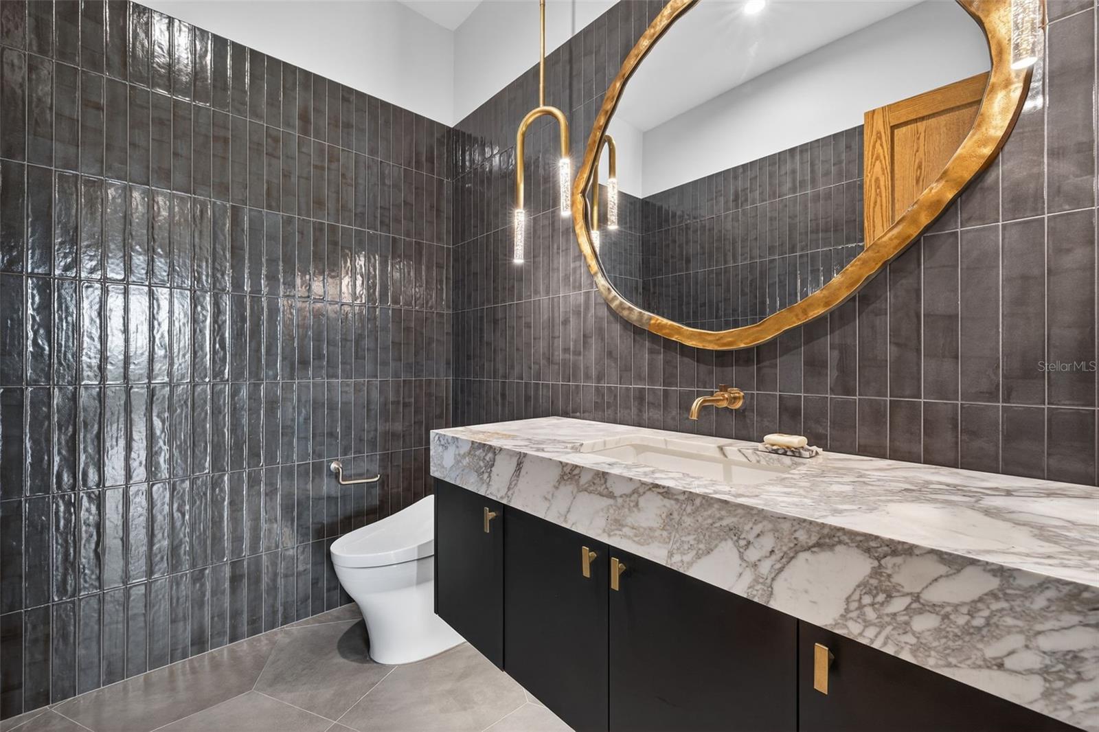 TB8491778 Property Photo