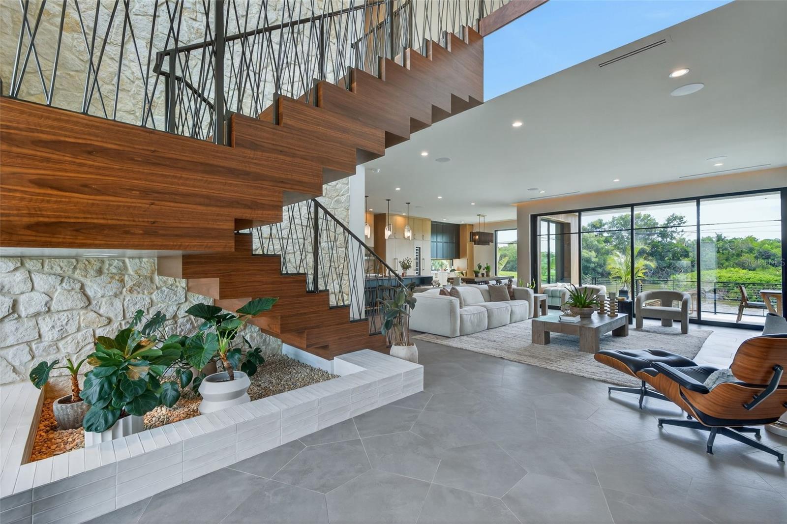 TB8491778 Property Photo