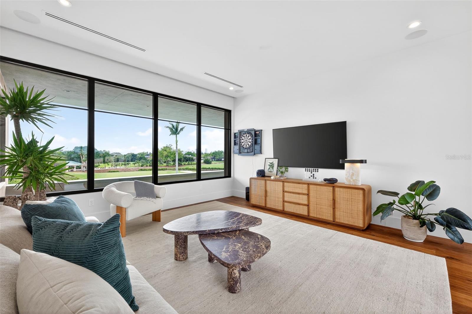 TB8491778 Property Photo