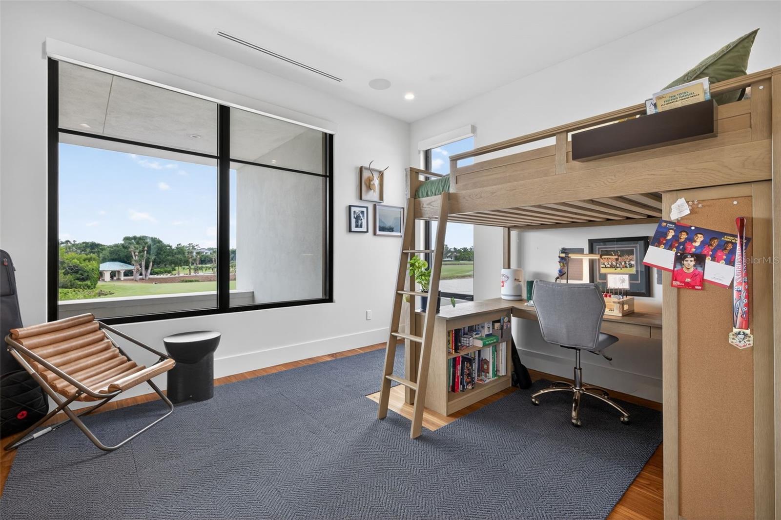 TB8491778 Property Photo